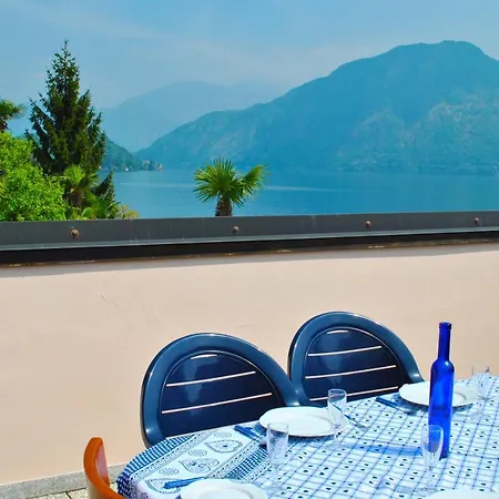 On 2 Levels With Large Terrace Lake View 아파트